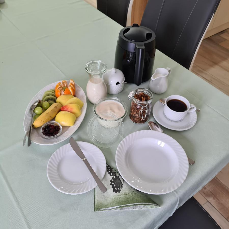 Gaestezimmer Treuen - Bed & Breakfast Экстерьер фото